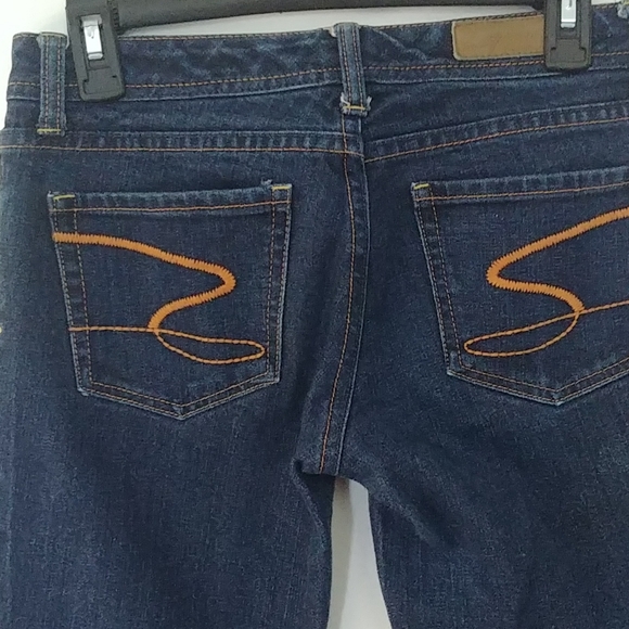 7 jeans. - Picture 2 of 2